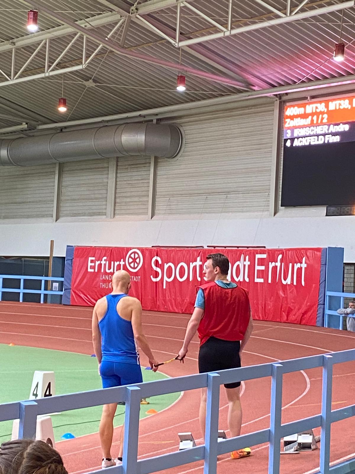 My guide Simon and me standing at the start position  before the race.